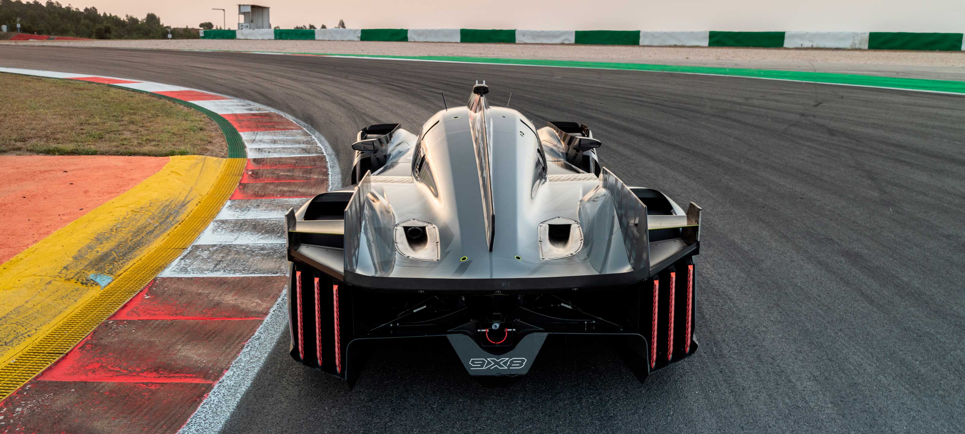 Изображение на странице ГИПЕРКАР PEUGEOT 9X8  Showroom_9X8_D_Allure_4_2x.jpg