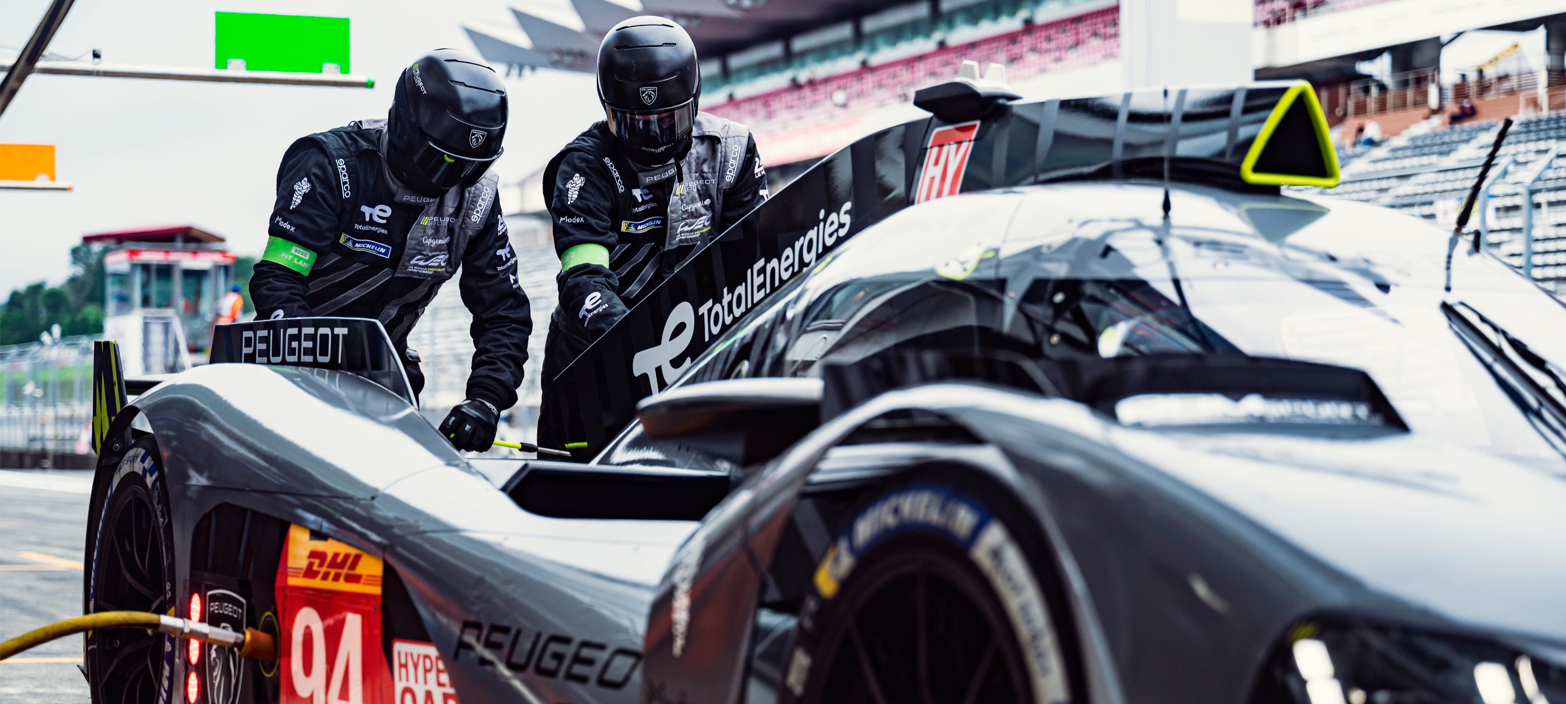 Изображение на странице ГИПЕРКАР PEUGEOT 9X8  Showroom_9X8_D_Emotion_2_2x.jpg