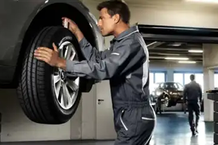 Услуги по замене шин BMW у официального дилера. BMW БорисХоф