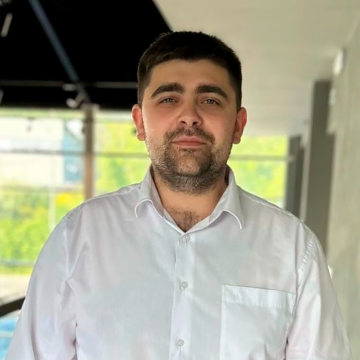 Команда дилерского центра в Сочи. Атлас