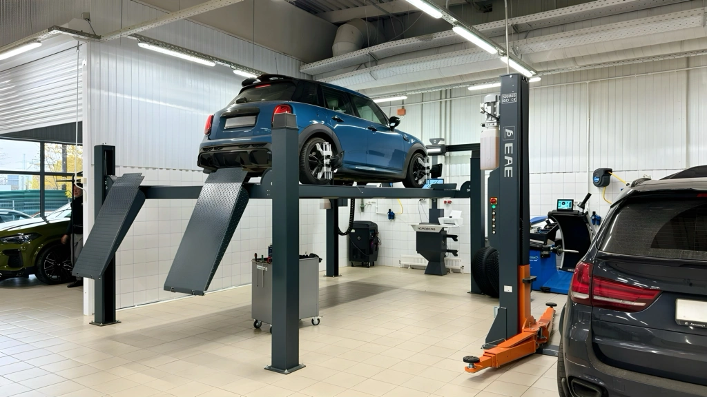 Замена масла двигателя MINI John Cooper Works. Автопорт