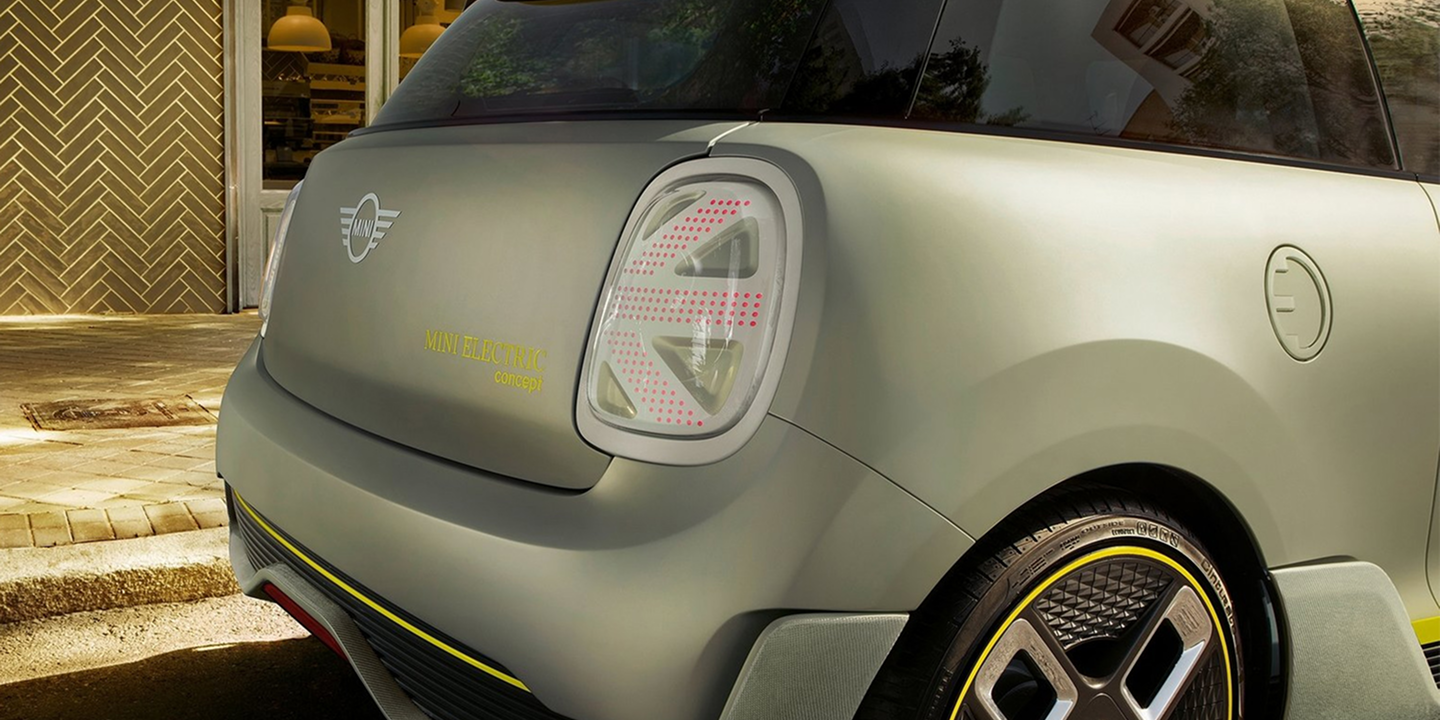 ЗАРЯД ЭЛЕКТРИЧЕСТВА, ВОПЛОЩЕННЫЙ В MINI. ООО «БМВ Русланд Трейдинг»