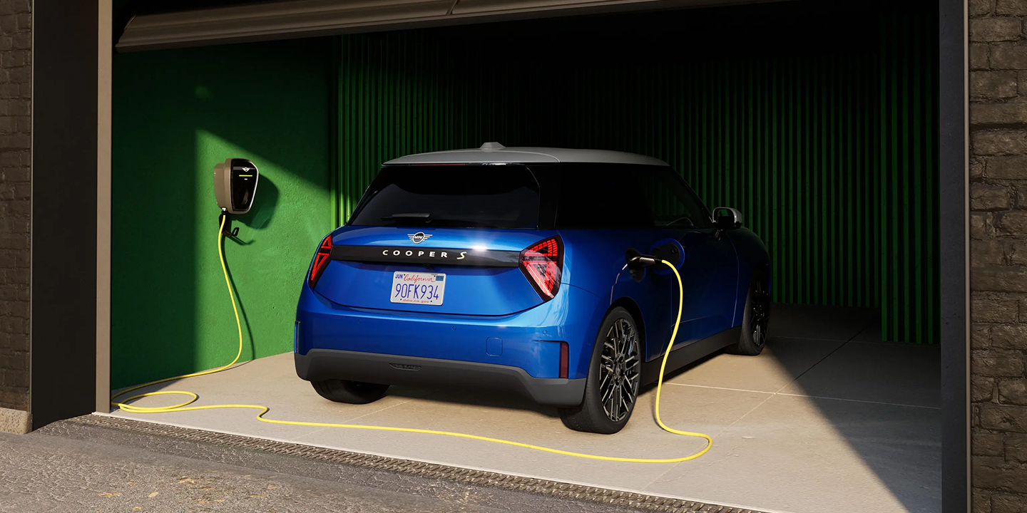 MINI Cooper BEV ООО «БМВ Русланд Трейдинг»