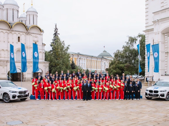 Первый автомобиль в мире, меняющий цвет Премьер Авто