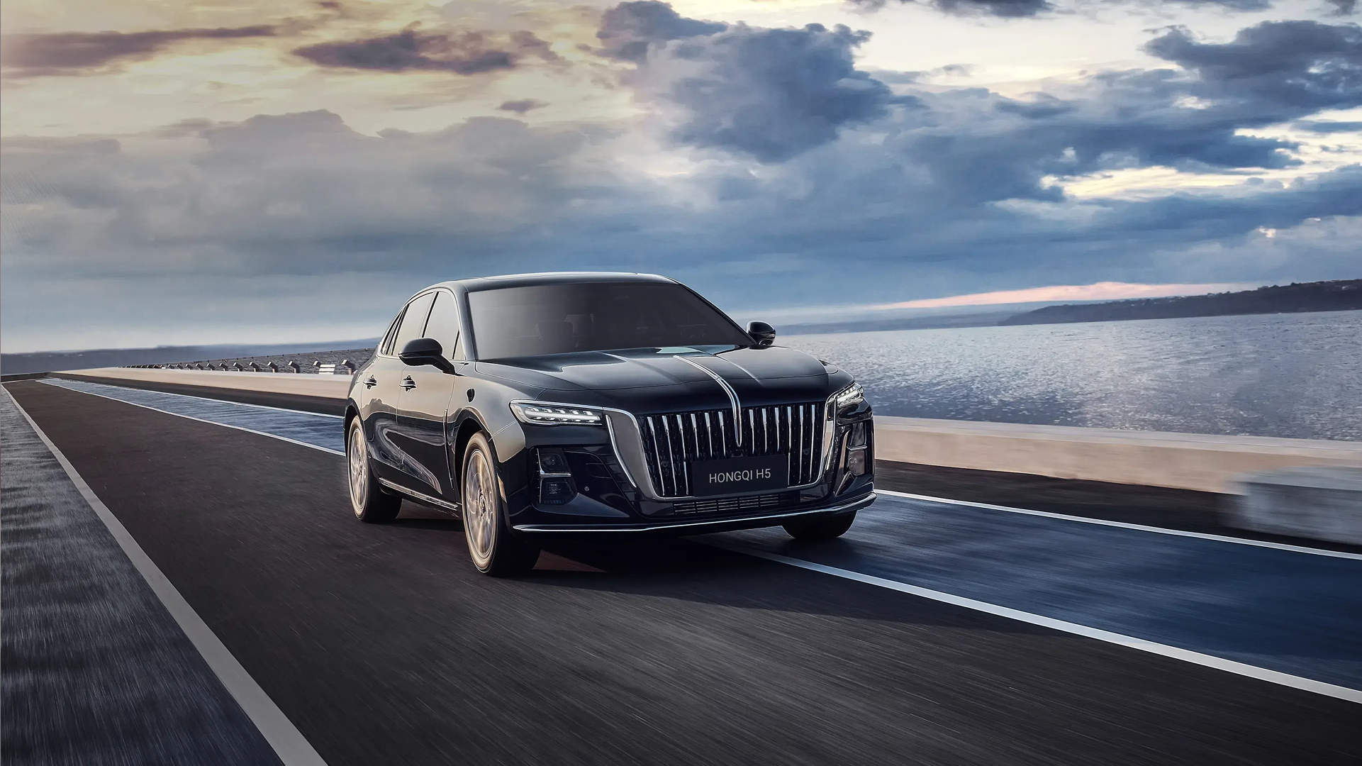 Изображение на странице Главная HONGQI ПАНАВТО HONGQI_H5_деск.png