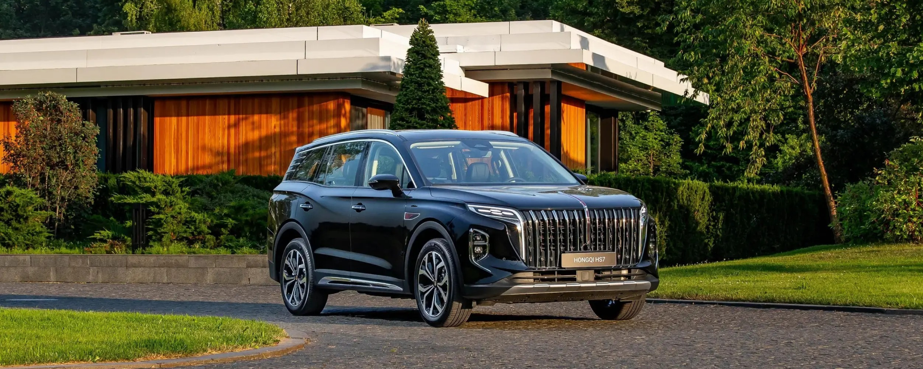 Изображение на странице НОВЫЙ HONGQI HS7 ХОНЧИ Красноярск banner_hs7new_des_1800_на_720.png