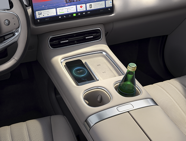 Изображение на странице S9 GAC MOTOR Двойная_беспроводная_зарядка_2.png