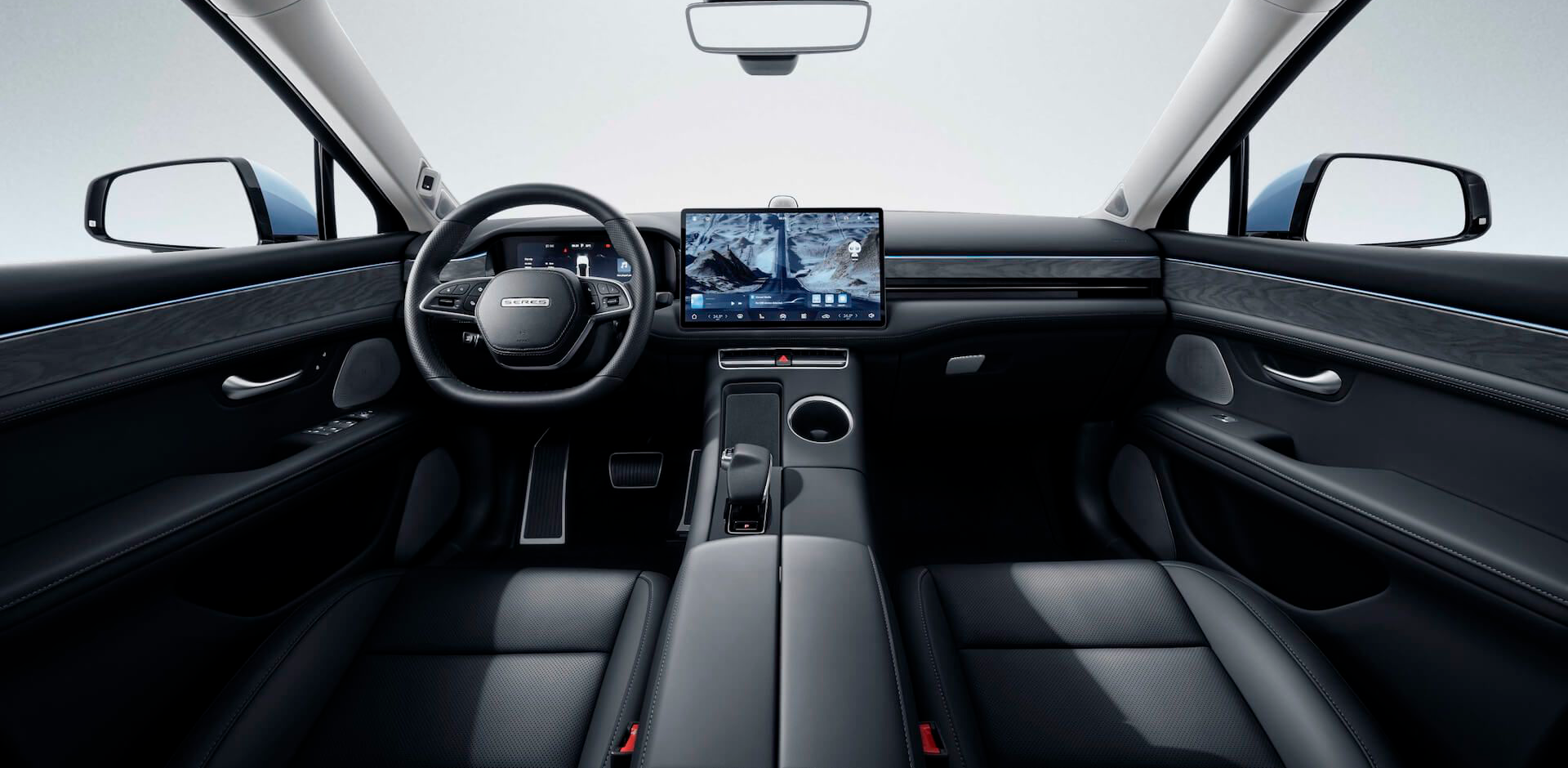 Изображение на странице AITO seres_m5_interior_black_1.png
