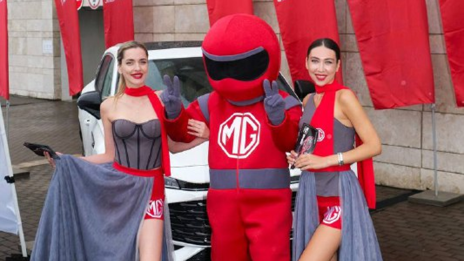 Изображение на странице   MG_Motor_на_форуме_Такси_в_Сочи!_превью_новости.png