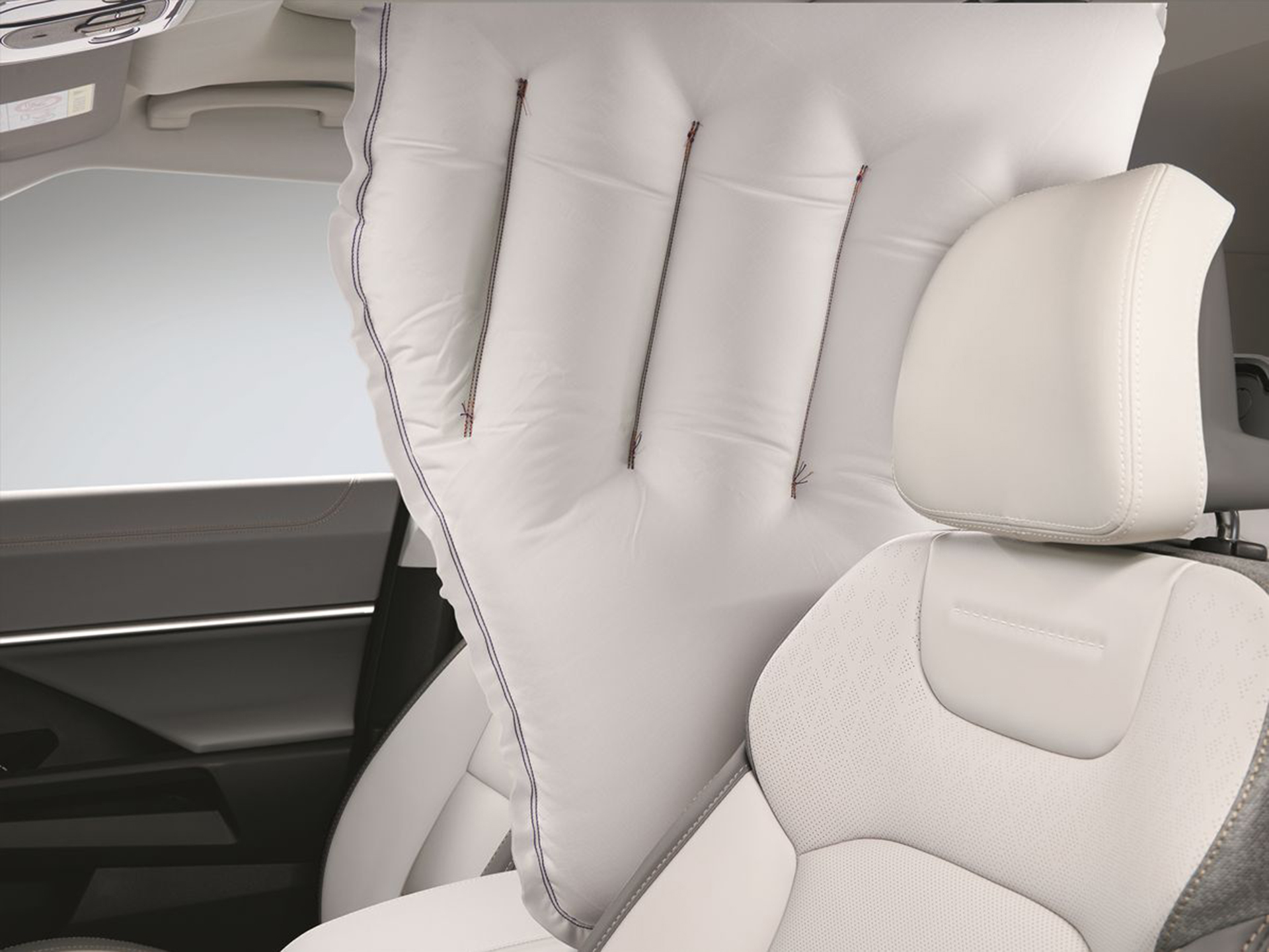Изображение на странице KGM ykiJXw__21p-gen-lhd-seat-centre-airbag-desk.jpg