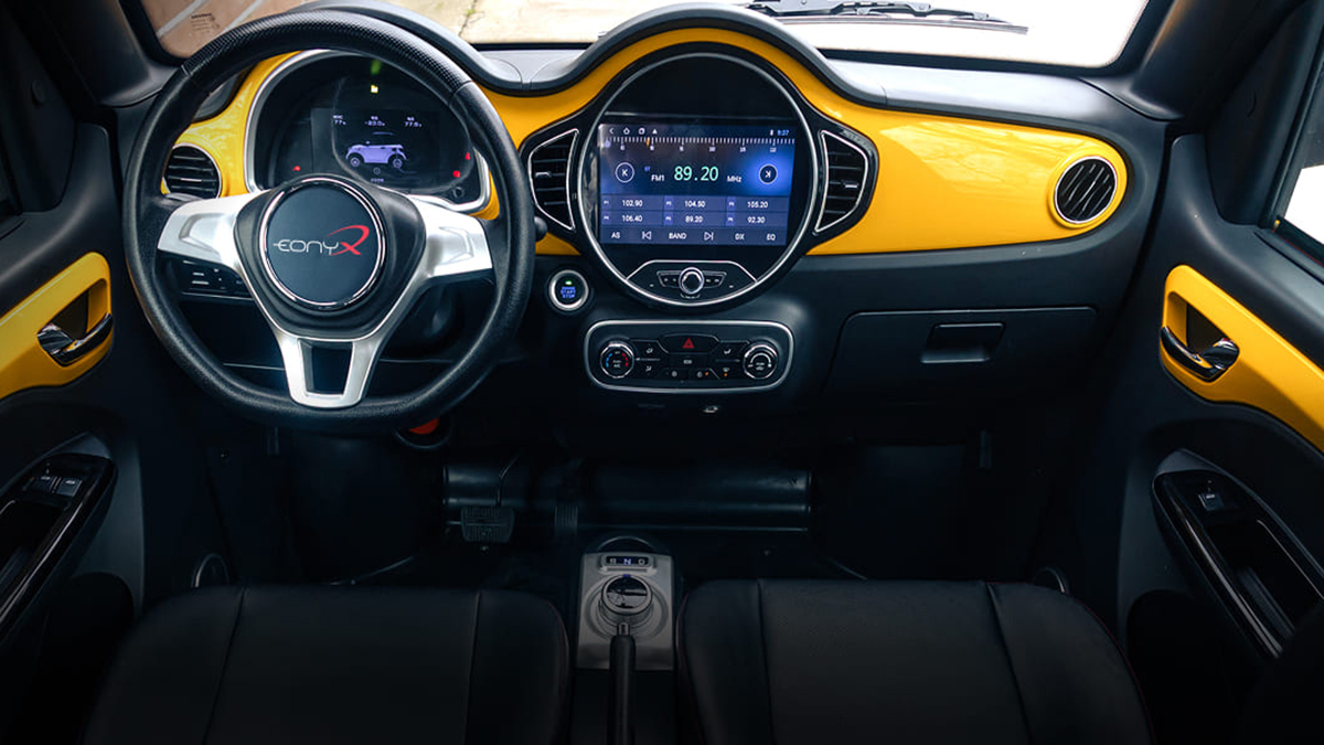 Изображение на странице Tesla eonix-m2-interior.jpg