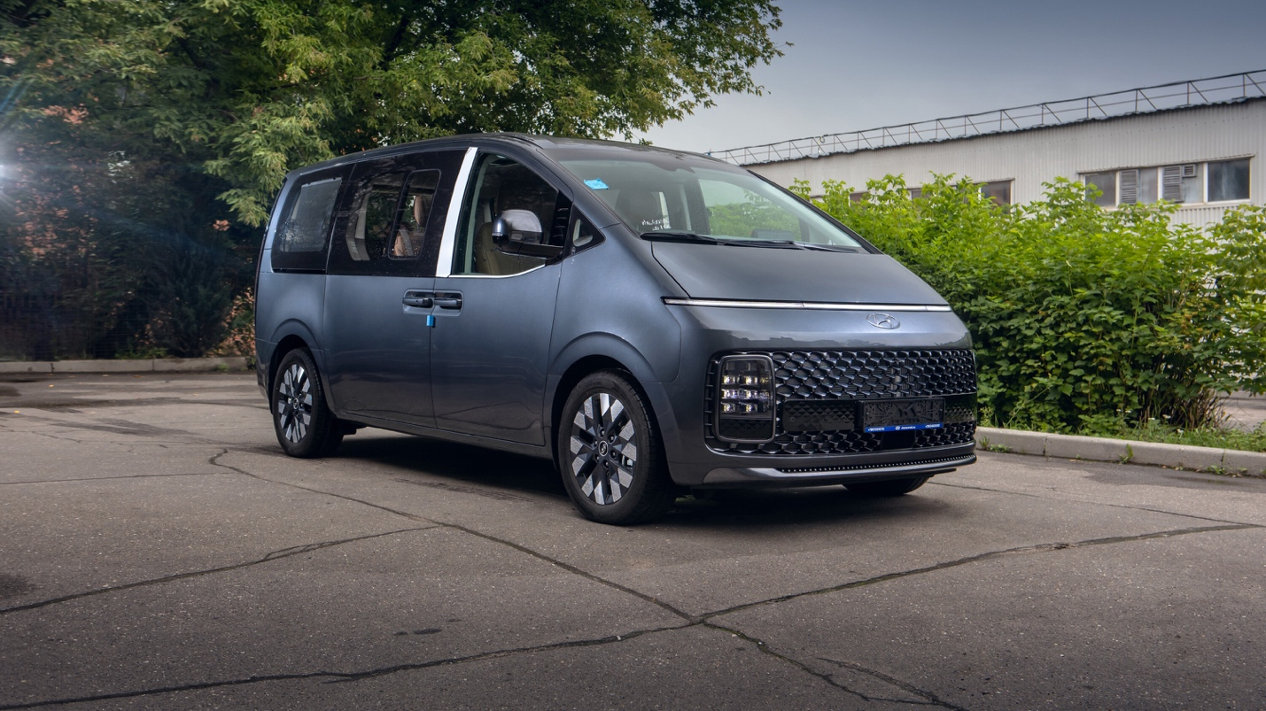 Hyundai Staria: новый космический минивэн