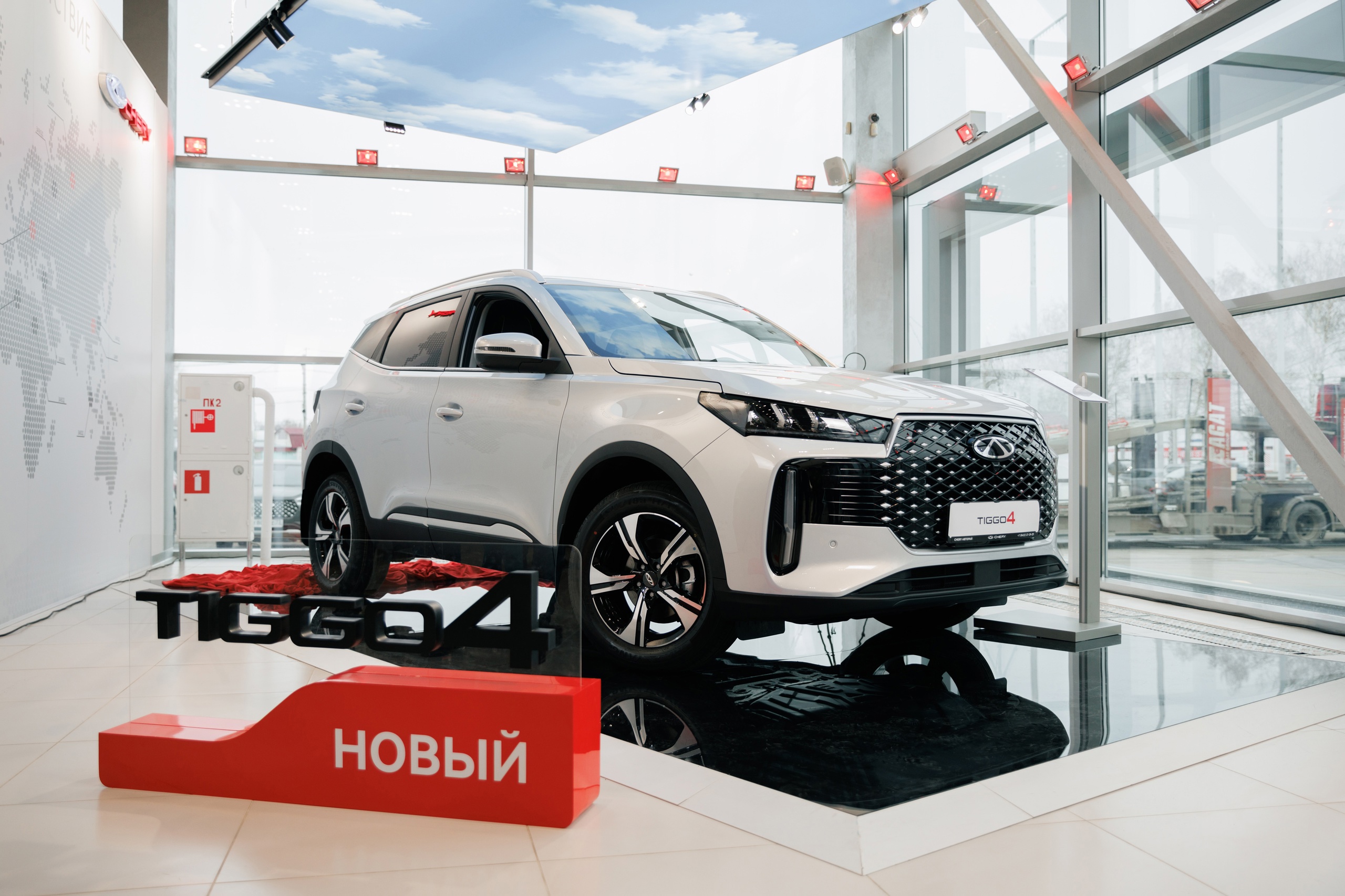 В «Чери Центр Авторай на Московском» прошла презентация нового Chery Tiggo 4