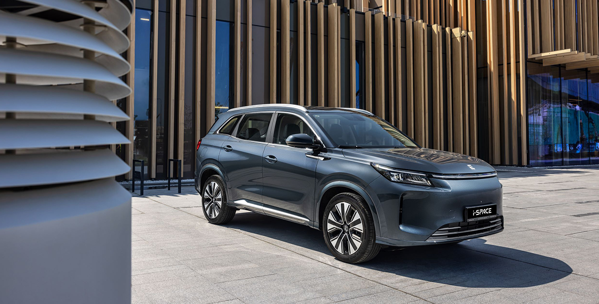 EVOLUTE объявляет о старте продаж обновленного гибридного кроссовера EVOLUTE i‑SPACE